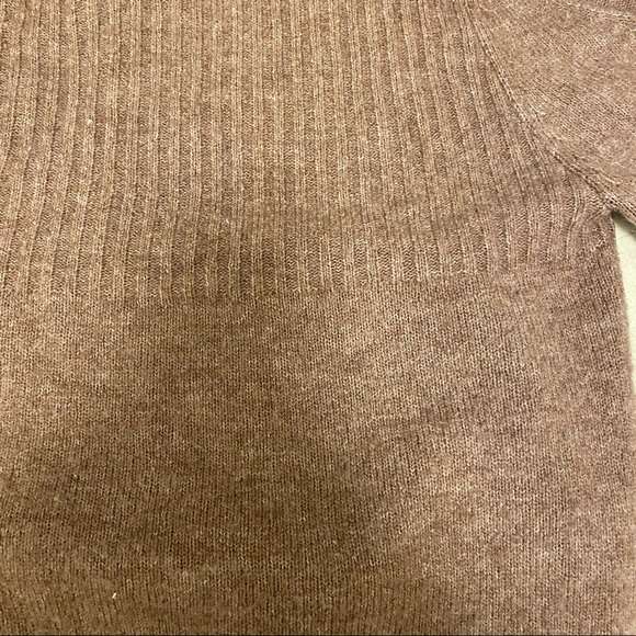 Abercrombie & Fitch Mauve Open Shoulder Sweater - Picture 3 of 6